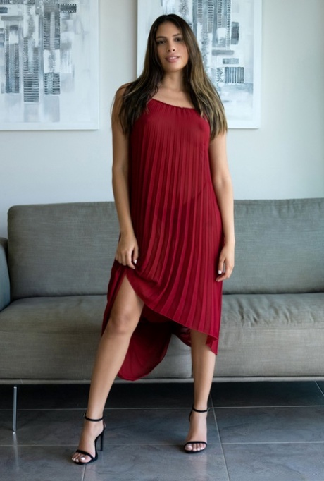 Adnan Menderes VIP Escort Tuana